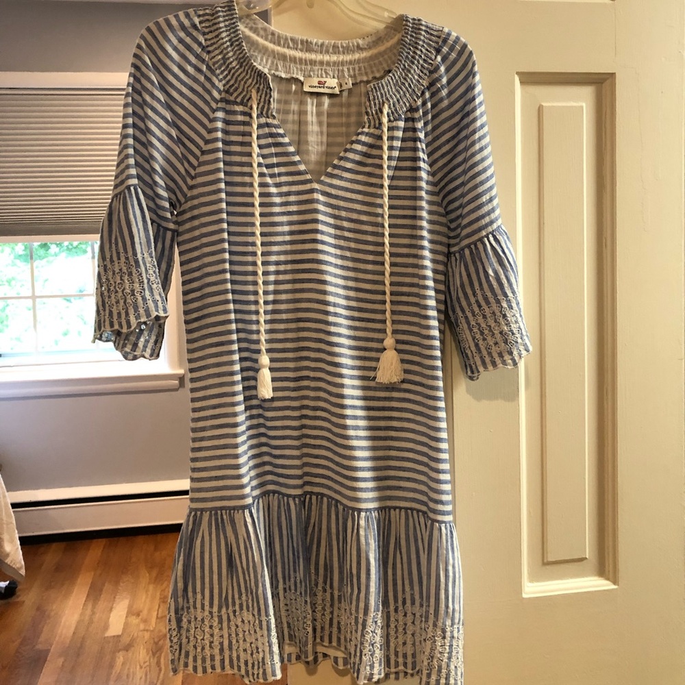 Vineyard vines blue and white linen dress